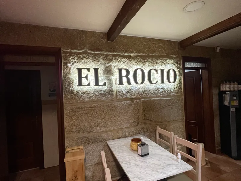 Letras corpóreas con efecto Corten en restaurante