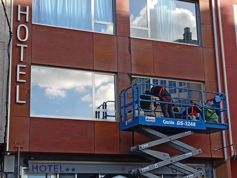 Lámina solar exterior 70% en Hotel Portosín