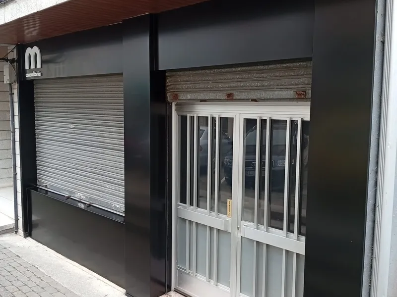 Fachada revestida con alupanel