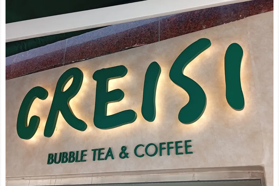 Letras corpóreas con iluminación LED