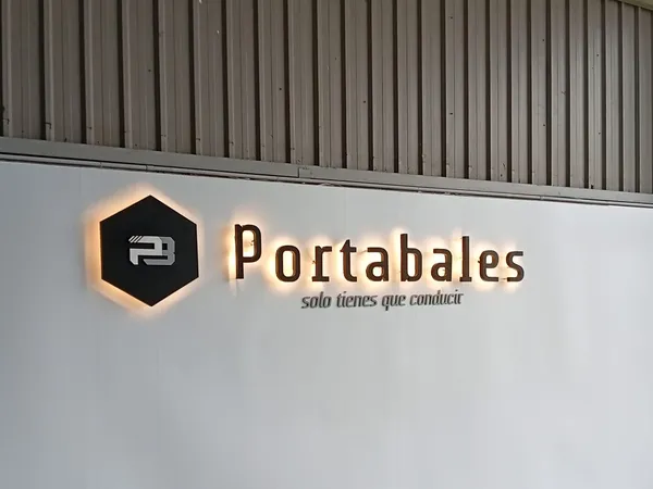 Rotulación y visibilidad exterior para Portabales en Vigo | Grupo Firma