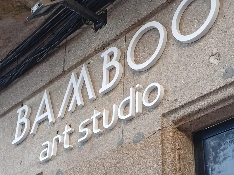 Letras corpóreas en PVC 20mm para estudio de diseño