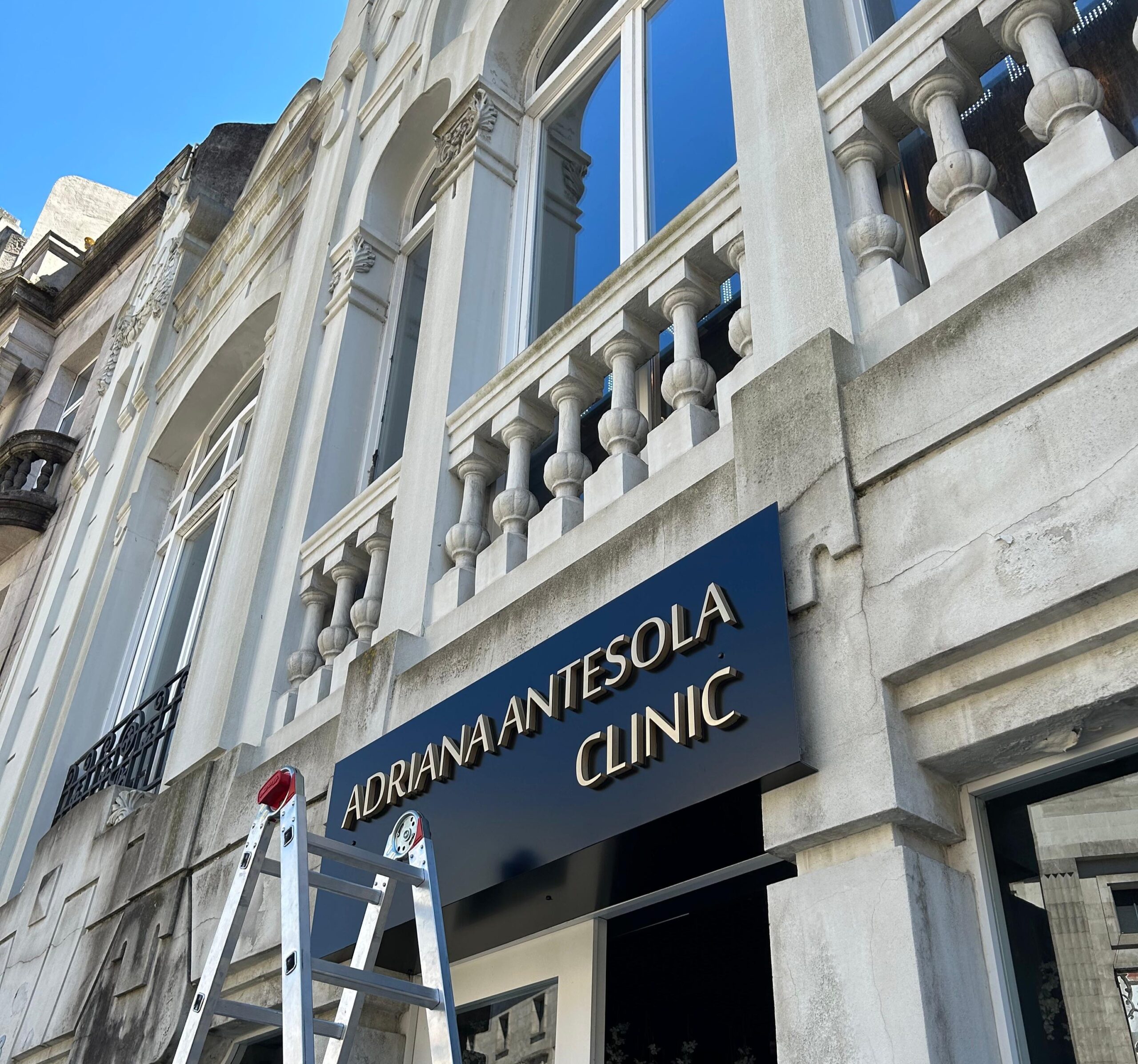 Rótulo para negocio en Vigo